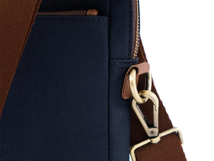 Caravan - Cross Body Sling + Wash Kit / Oxford Blue