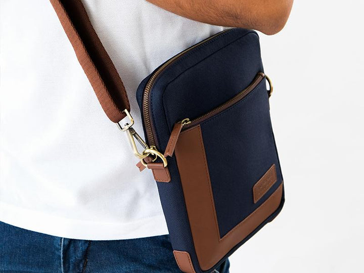 Caravan - Cross Body Sling + Wash Kit / Oxford Blue