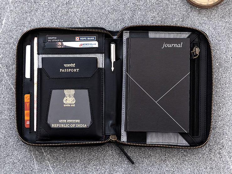 Leather Travel Wallet & Passport Holder: Passport Cover Holds 4 Passports,  Credit Cards, ID, Travel Journals and Document Holder. Bonus: Includes a  Set of 4 Travel Journals / Notebooks. : : Bags